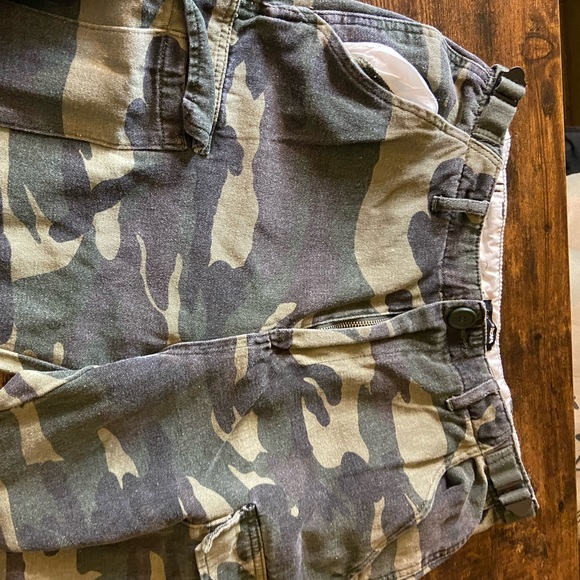 Cargo pants - Picture 1 of 4